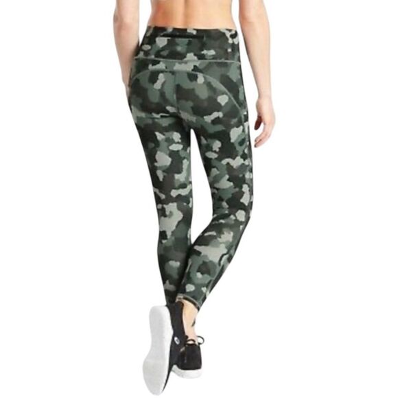 ATHLETA Lightening Camo 7/8 Tight Green Camo Size Large - Picture 3 of 10